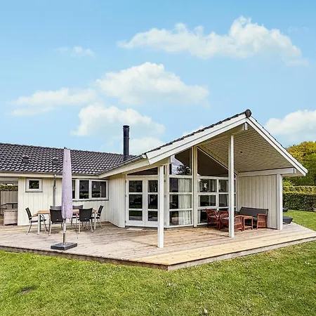 Hoelgardvej Holiday home