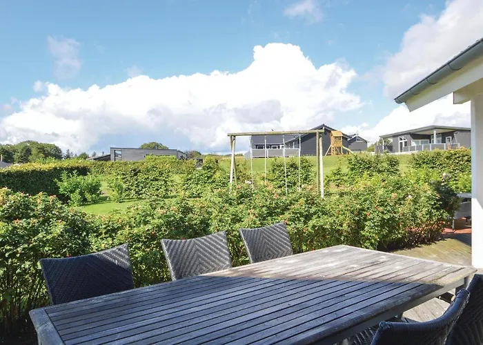 Hoelgardvej Holiday home *