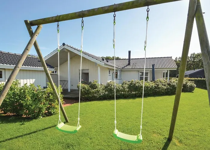 Holiday home Hoelgardvej